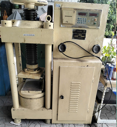 Máy nén bê tông 2000 kN